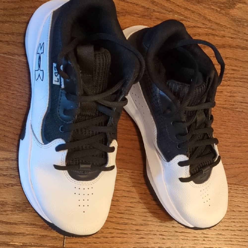 Under Armour Youth Basketball Shoes